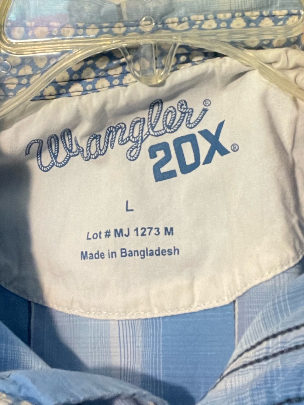 Wrangler Blue Plaid Western Button-Down Shirt. Size large GUC - Picture 7 of 9